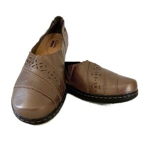 NWOT — Clarks Collection Leather Evianna Bronze Slip-ons size 6.5